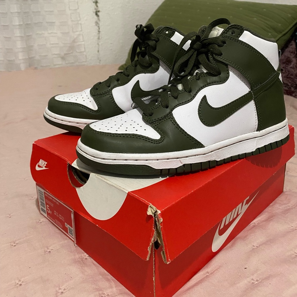 Army green Nike dunks